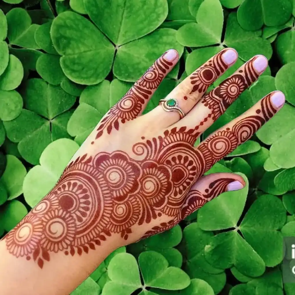 Back Hand Mehndi
