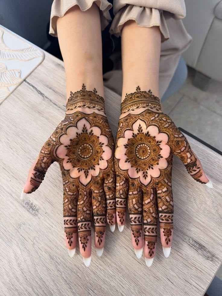 Floral Packistani Mehendi Design