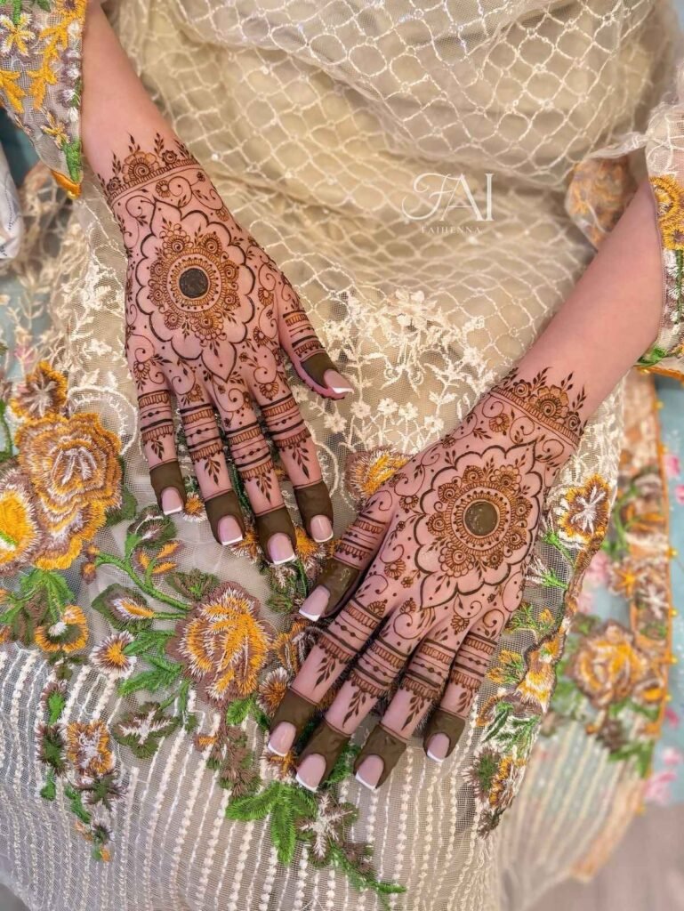 Floral Packistani Mehendi Design