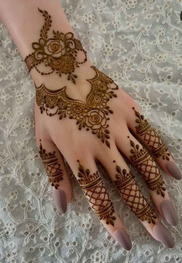 Floral Packistani Mehendi Design