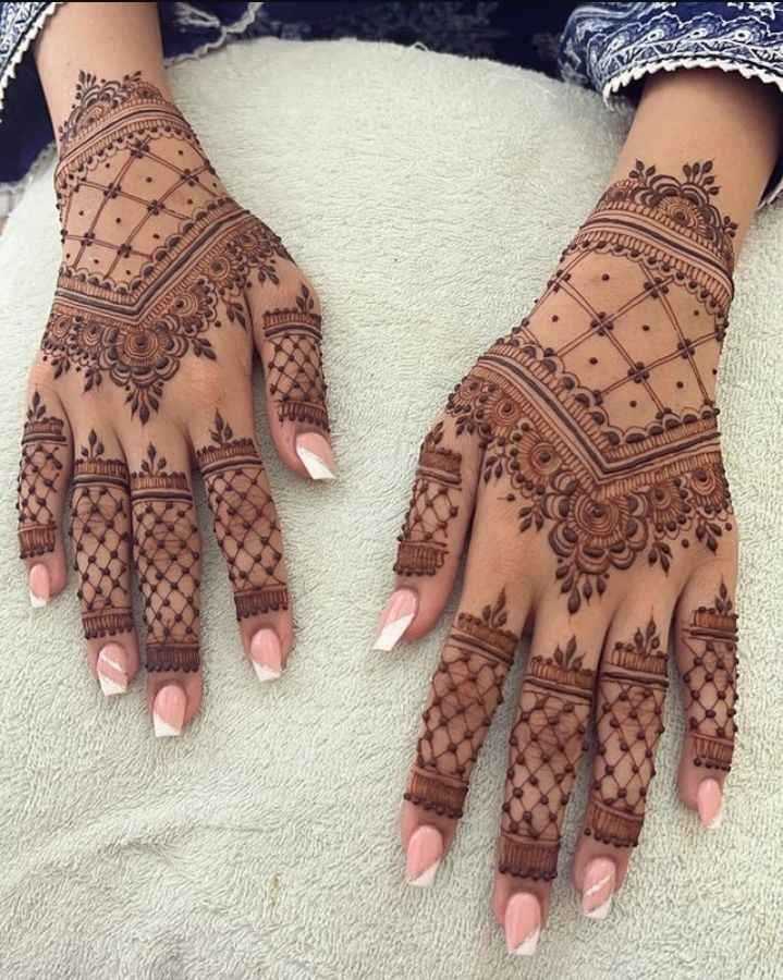 Lace Pakistani Mehendi Design