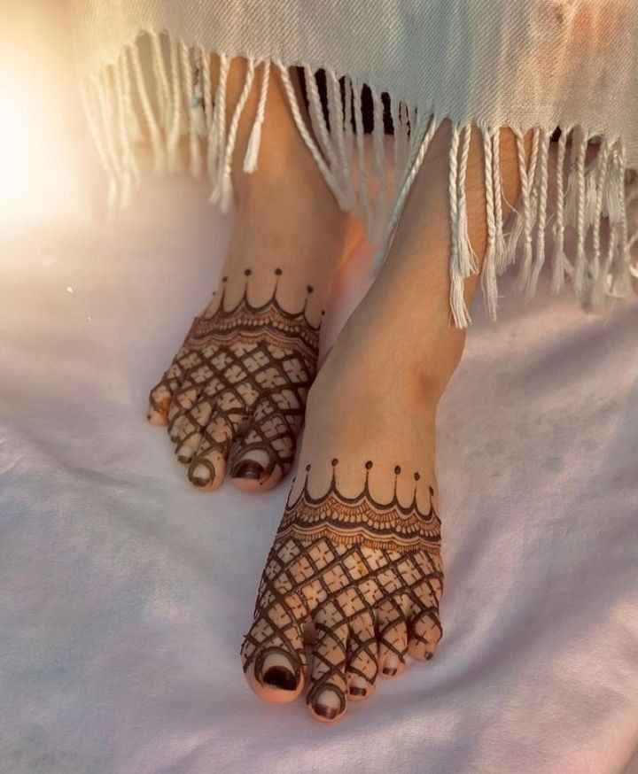 Packistani Mehndi Designs For Feet