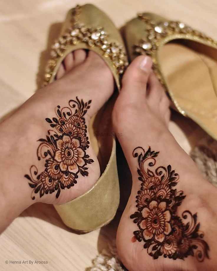 Packistani Mehndi Designs For Feet