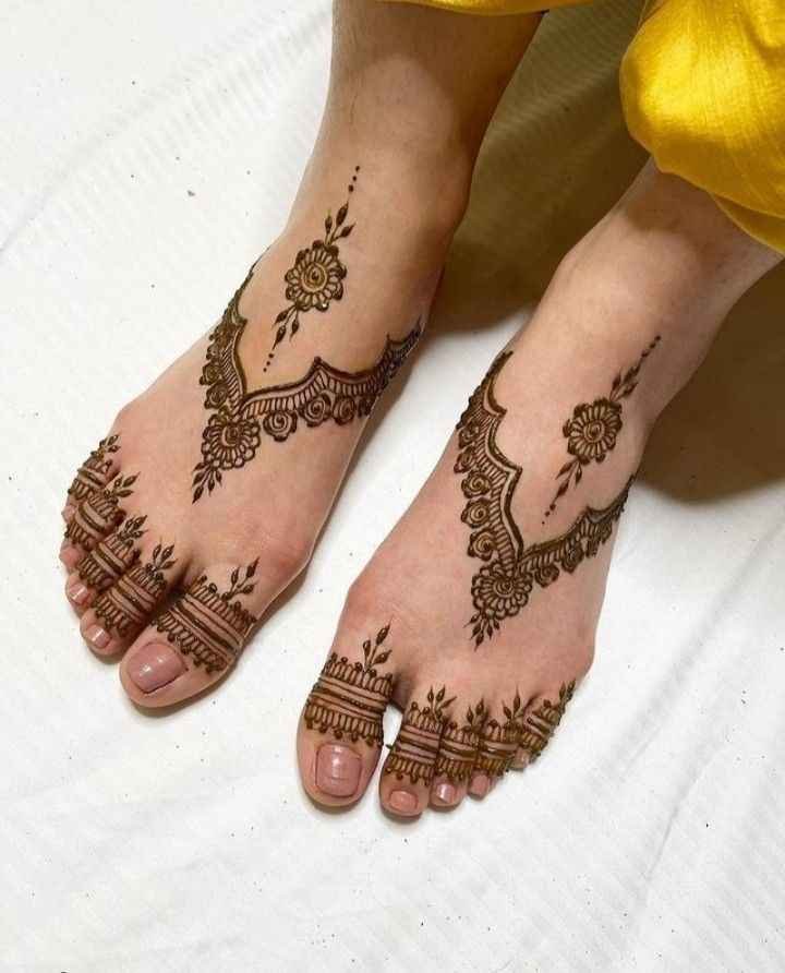 Packistani Mehndi Designs For Feet