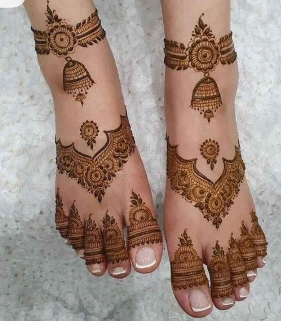 Packistani Mehndi Designs For Feet E