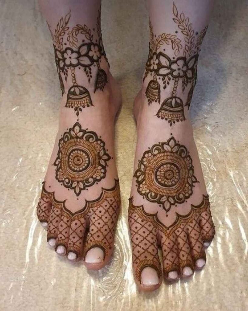 Packistani Mehndi Designs For Feet
