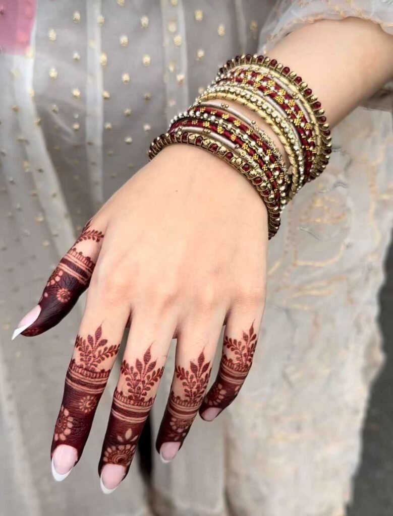 Pakistani Finger Mehndi Design