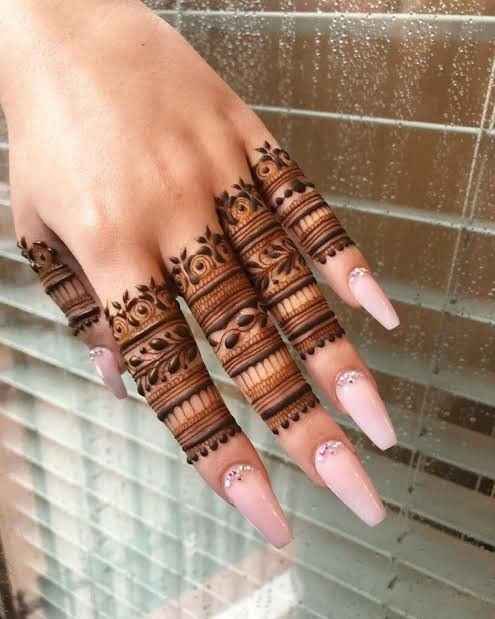 Pakistani Finger Mehndi Design