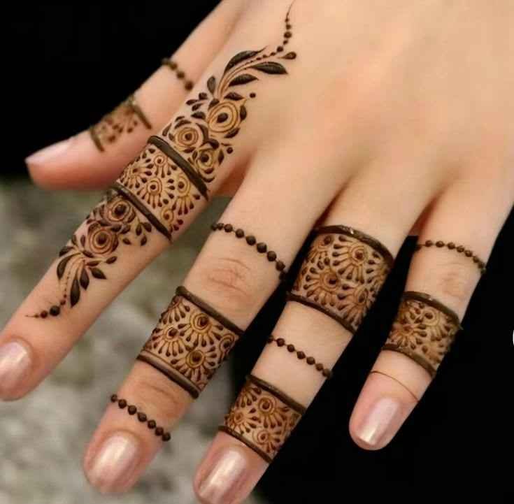 Pakistani Finger Mehndi Design