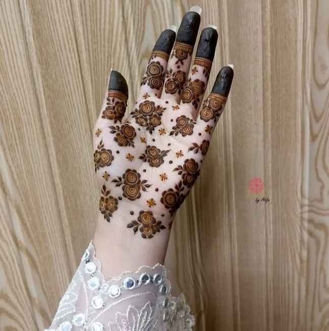 Rose Pakistani Mehandi Design