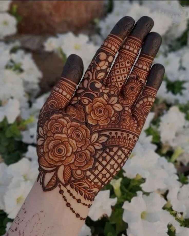 Rose Pakistani Mehandi Design