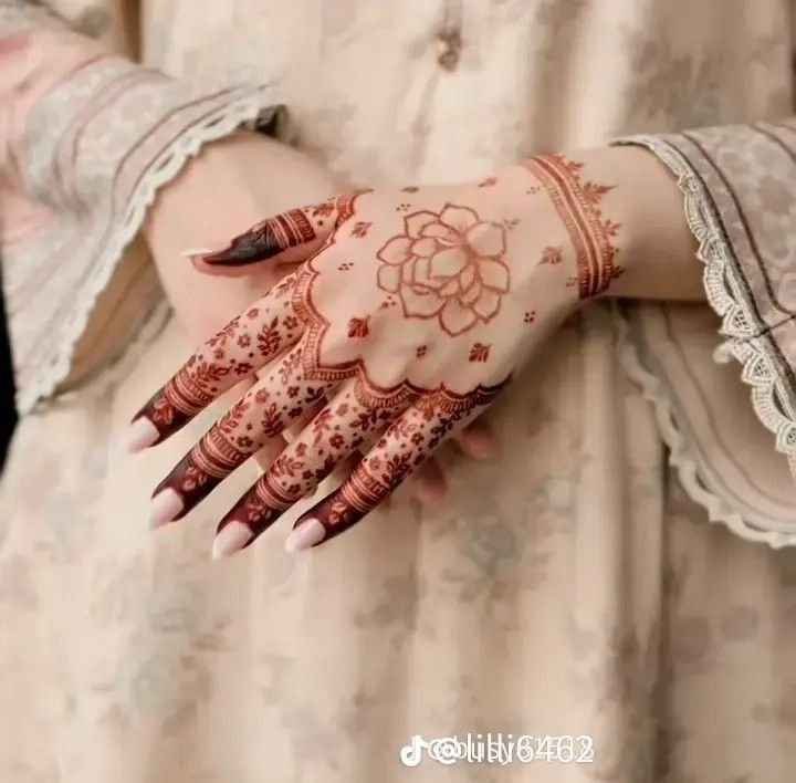 Pakistani Mehndi Designs