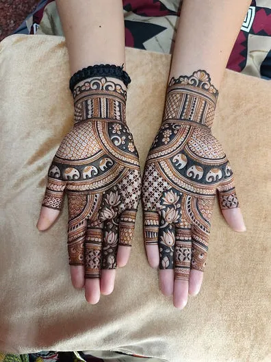 Front Hand Mehndi Design