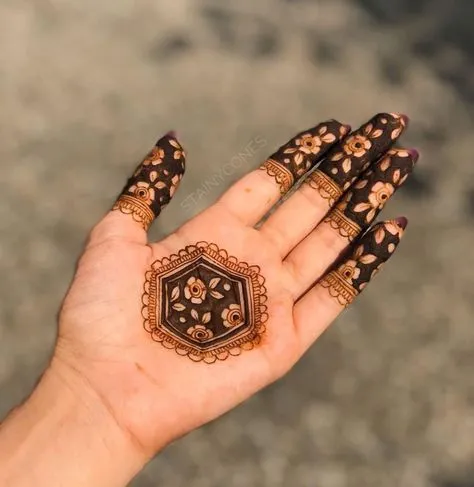 Modern Mehndi Design