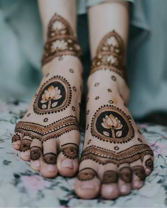 Modern Mehndi Design