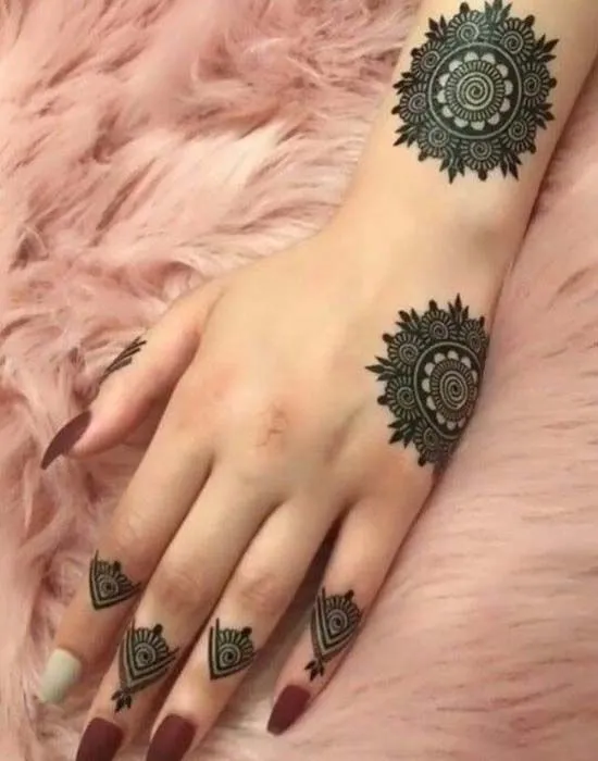 Modern Mehndi Design