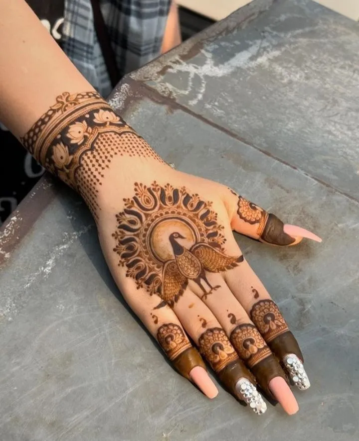 Modern Mehndi Design