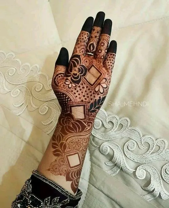 Modern Mehndi Design